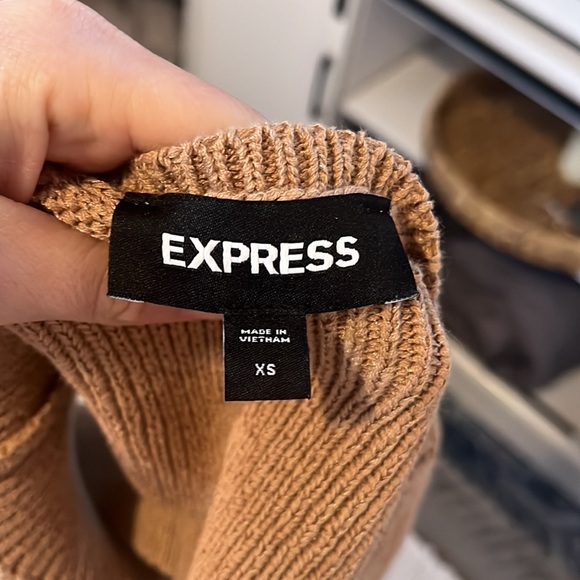 Top - Picture 3 of 3